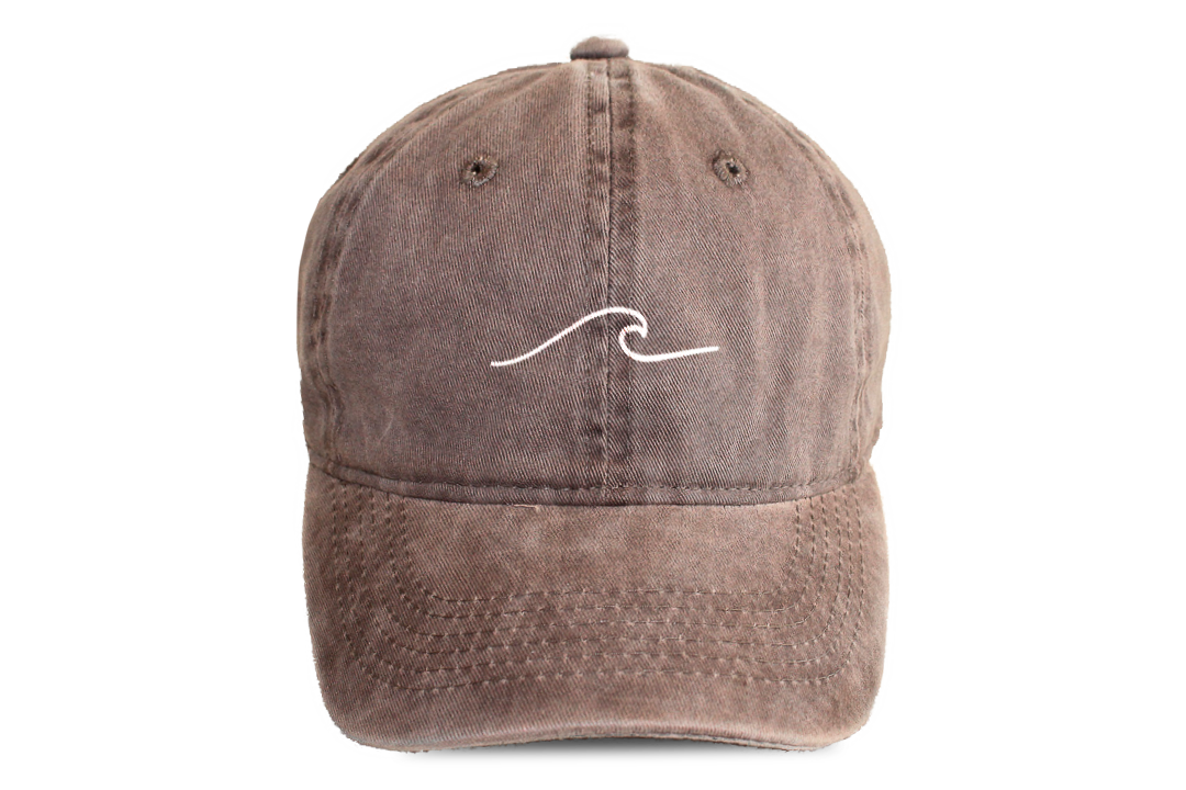 Boné Stone Wash Castanho · Bordado Onda · Algodão | Pickles